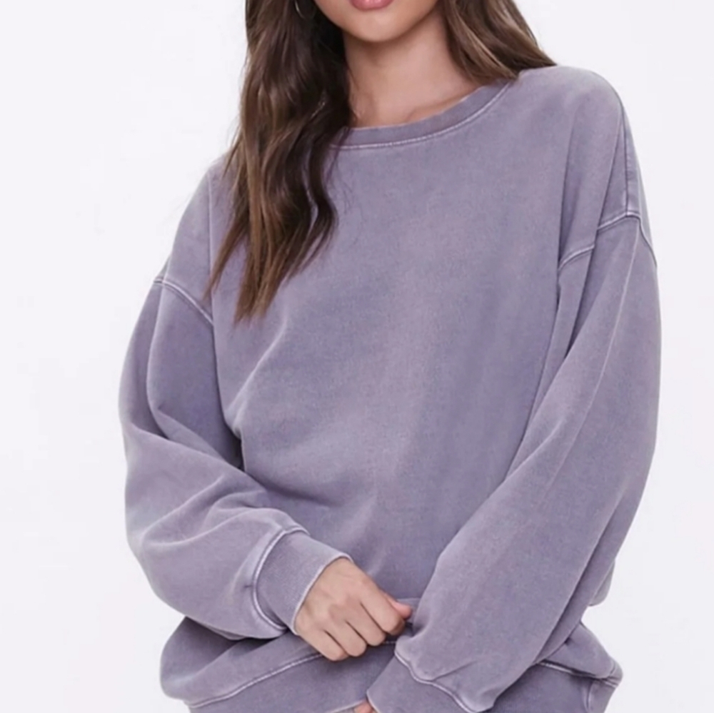 2 small sweaters - Picture 2 of 5